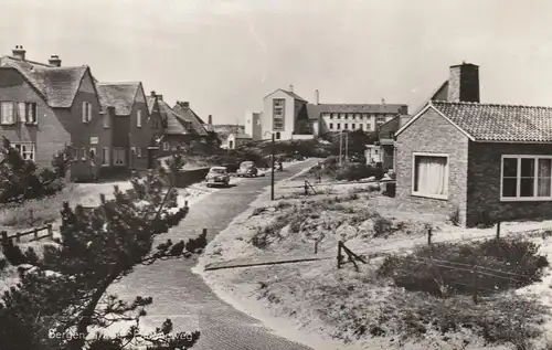 NOORD-HOLLAND - BERGEN,  Paulineweg, VW-Käfer