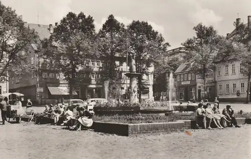 0-6056 SCHLEUSINGEN, Markt, belebte Szene, 1964