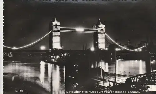 UK - ENGLAND - LONDON - TOWER BRIDGE by night