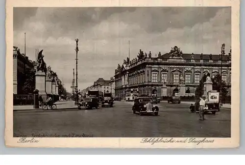 1000 BERLIN, Schloßbrücke und Zeughaus, Oldtimer, MERCEDES-BENZ