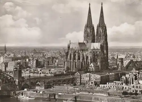 5000 KÖLN, KÖLNER DOM / Bahnhof und Umgebung, noch deutlich sichtbare Kriegsschäden