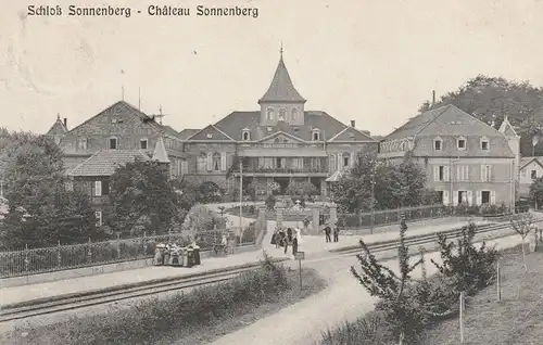 F 68130 KARSPACH / CARSPACH, Schloß / Chateau Sonnenberg, belebte Szene, 1909, Druckstelle