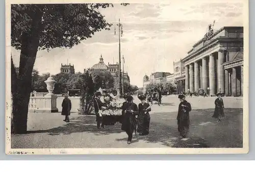 1000 BERLIN, Blumenstand vor dem Brandenburger Tor, 1911