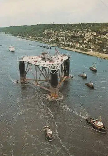 ENERGIE - Bohrinsel, Schlepper auf der Elbe