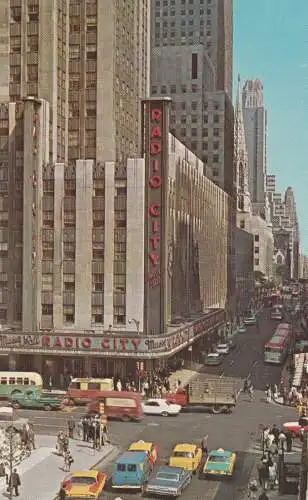 USA - NEW YORK CITY - MANHATTAN, Radio City Hall, US-Cars