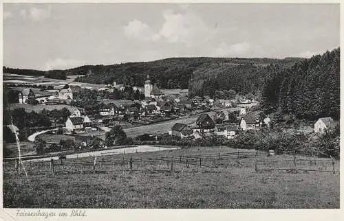 5221 FRIESENHAGEN, Blick über den Ort, 1956, Druckstelle