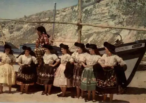 TRACHTEN - NAZARE / Portugal