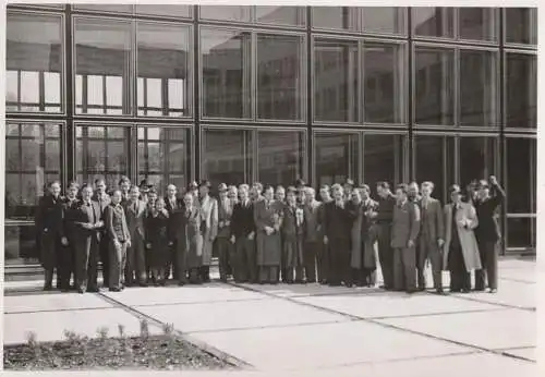 5300 BONN - GRONAU, Plenarsitzungssaal des Bundestages mit Besuchergruppe, 1950