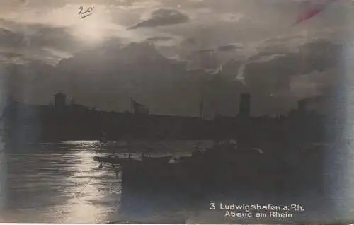 6700 LUDWIGSHAFEN, Abend am Rhein, Frachtschiff