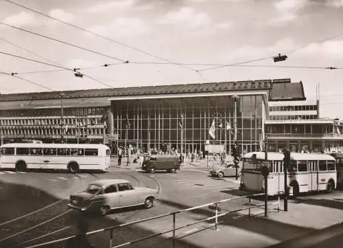 5000 KÖLN, Hauptbahnhof im Fahnenschmuck, Omnibusse, VW - Käfer, BORGWARD, 196ß