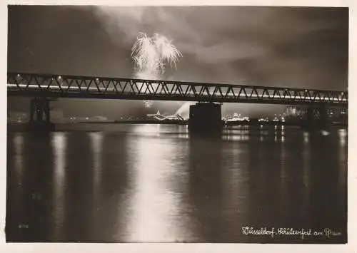 4000 DÜSSELDORF, Schützenfest / Feuerwerk am Rhein, 1954