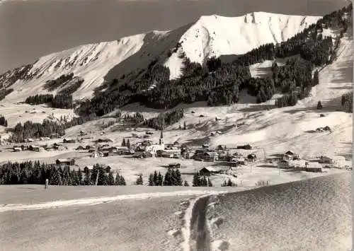 [Ansichtskarte] 6991 RIEZLERN / Kleinwalsertal, Blick auf das verschneite Dorf. 