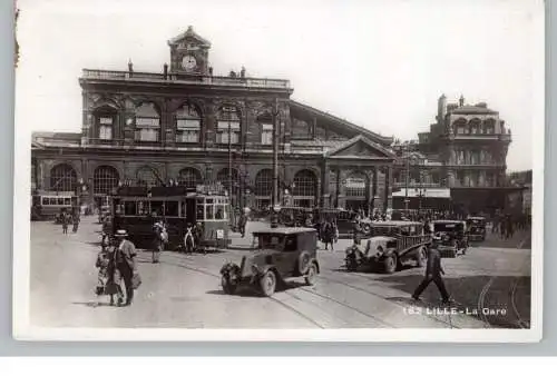 [Ansichtskarte] AUTOMOBILE - Oldtimer RENAULT, Tram, bahnhof Lille. 