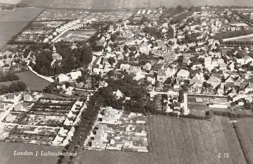 [Ansichtskarte] 2247 LUNDEN / Holstein, Luftaufnahme. 