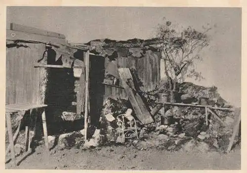 [Ansichtskarte] GESCHICHTE / PROPAGANA 3.Reich, Ausstellung Wien 1942 "Das Sowjet - Paradies", Wohnhöhle einer Familie. 