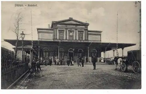 [Ansichtskarte] 5160 DÜREN, Bahnhof, Droschke, belebte Szene, 1908. 