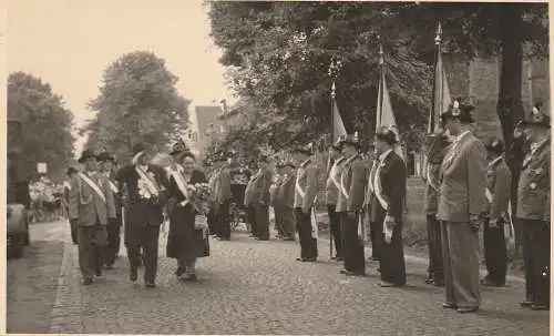 [Ansichtskarte] 4600 DORTMUND - APLERBECK, Schützenkönigs Proklamation, Photo AK, Fotowerkstatt Kaschewitz. 