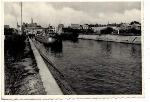 [Ansichtskarte] BINNENSCHIFFE - SCHELDE (B), Frachtschiffe vor Antoing. 