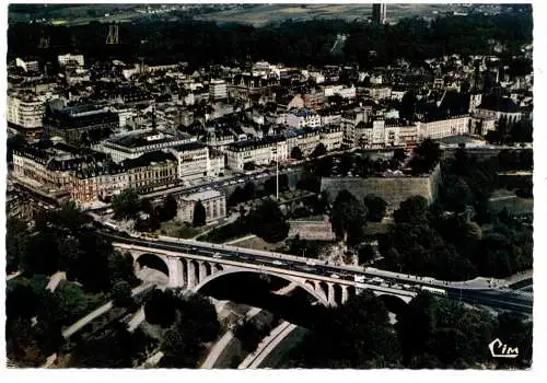 [Ansichtskarte] L 1000 - LUXEMBURG STADT, Luftaufnahme, CIM - Macon,1966. 