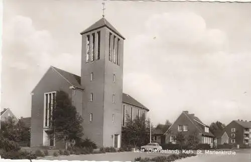 [Ansichtskarte] 2950 LEER, Katholische St. Marienkirche LLOYD Olkdtimer. 