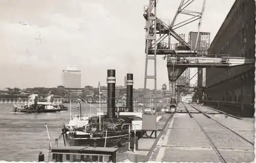 [Ansichtskarte] 6700 LUDWIGSHAFEN, Hafen, BASF Hochhaus, Frachtschiffe, 1957. 