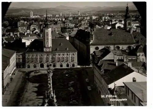 [Ansichtskarte] A 3100 ST. PÖLTEN, Rathausplatz. 