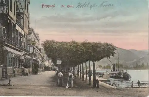 [Ansichtskarte] 5407 BOPPARD, Rheinpromenade 1906, Frachtschiff am Anleger, coloriert, Verlag Stengel. 