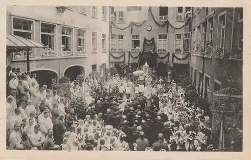 [Ansichtskarte] 5000 KÖLN, EREIGNIS, Pfarrprozession St. Maria im Kapitol, 1915, Segen im Innenhof des Festungslazarettes Kolpinghaus, Ärzte, verwundete Soldaten. 