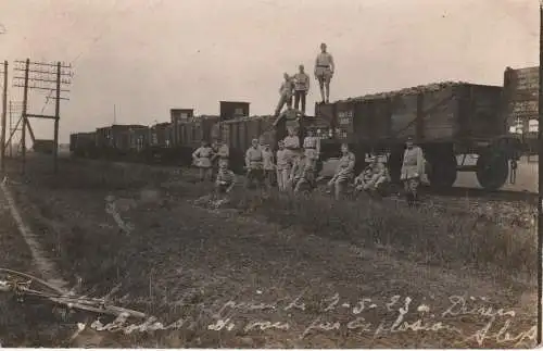 [Ansichtskarte] 5160 DÜREN, Photo-AK franz. Soldaten an der Bahnstrecke, anläßlich der Anschläge am 6.5. und 7.5.1923 auf die Bahnstrecke Köln - Aachen. 