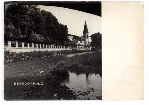 [Ansichtskarte] A 2560 BERNDORF, Blick auf die Kirche. 