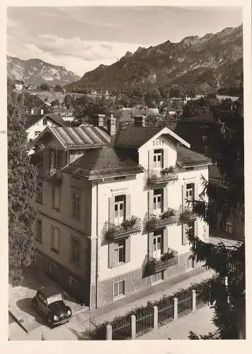 [Ansichtskarte] 8230  BAD REICHENHALL, Pension Dora, Frühlingstrasse, Aussenansicht, VW - Käfer Cabrio. 