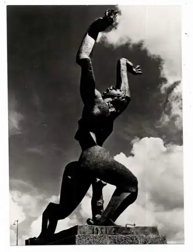 [Ansichtskarte] ZUID - HOLLAND - ROTTERDAM, Monument Mei 1940, Verwoeste Stad. 