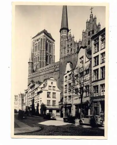 [Ansichtskarte] DANZIG, Marienkirche und Umgebung, Oldtimer, Photo-AK. 