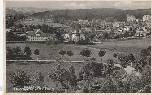 [Ansichtskarte] NIEDER - SCHLESIEN - KRUMMHÜBEL - BRÜCKENBERG / KARPCZ, Blick auf den Ort, 1931, Verlag Höckendorf. 