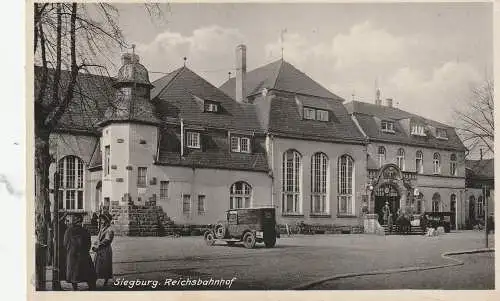 [Ansichtskarte] 5200 SIEGBURG, Reichsbahnhof, Transporter Oldtimer. 