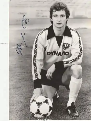 [Ansichtskarte] FUSSBALL - DYNAMO DRESDEB - HANS UWE PILZ, Autogramm. 