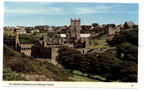 [Ansichtskarte] WALES - PEMBROKESHIRE - TENBY, St. Davids Cathedral & Bishops Palace. 