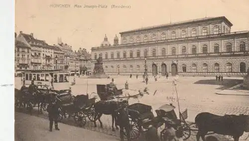 [Ansichtskarte] 8000 MÜNCHEN, Max Joseph Platz / Residenz, Droschken, Tram, 1908. 