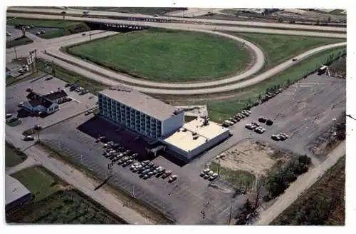 [Ansichtskarte] USA - MICHIGAN - BENTON HARBOR, RAMADA INN, air view, 1971. 