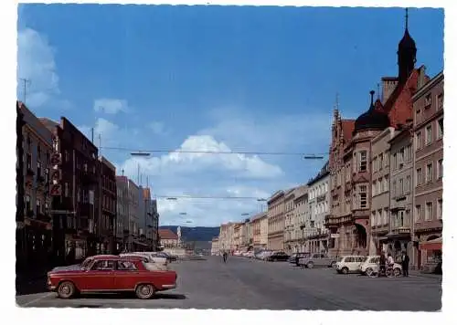 [Ansichtskarte] A 5280 BRAUNAU am Inn, Stadtplatz, FIAT, MINI. 