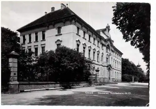 [Ansichtskarte] A 2000 STOCKERAU, Schülerheim, 1967, kl. Eckknick. 