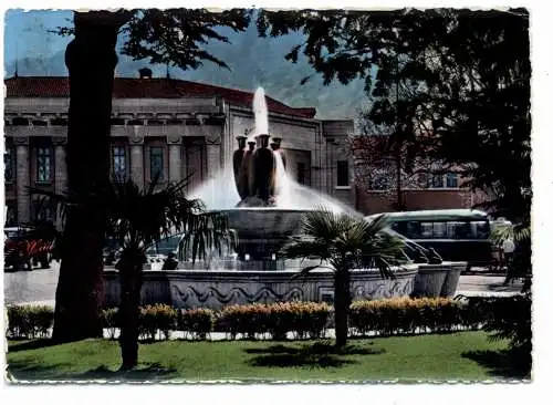 [Ansichtskarte] I 39100 BOZEN, Brunnen vor dem Bahnhof, 1962. 