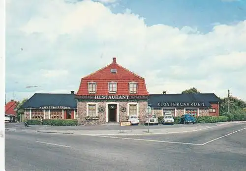 [Ansichtskarte] DK 4683 RÖNNEDE, Hotel Klostergaarden, VW - Käfer, RENAULT, MERCEDES - BENZ. 