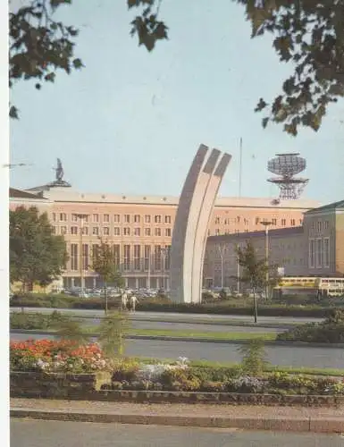 [Ansichtskarte] 1000 BERLIN - TEMPELHOF, Flughafen / Airport, Luftbrückendenkmal. 