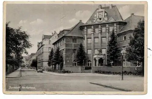 [Ansichtskarte] 0-7122 BORSDORF, Am Rathaus, 1960, Randmängel. 