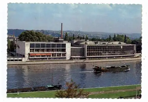 [Ansichtskarte] B 4000  LIEGE / LÜTTICH, Kongresspalast an der Maas, Frachtschiffe. 