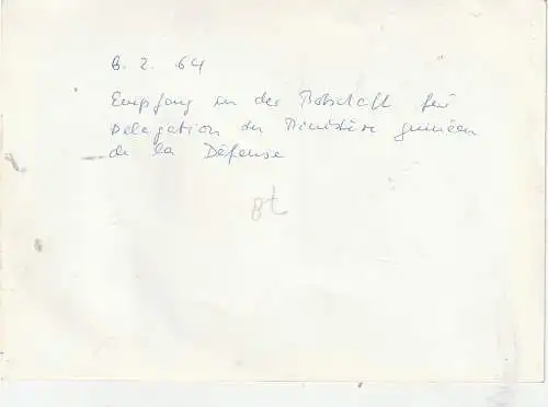 [Ansichtskarte] 5300 BONN, Empfang in der Botschaft GUINEA Januar 1964, Bundespräsident HEINRICH LÜBKE / Präsident AHMED SEKOU TOURE 1. Präsident Guineas, Präsidentengattin und weitere Offizielle, 4 großformatige Photos, 1 Photo in AK-Größe. 