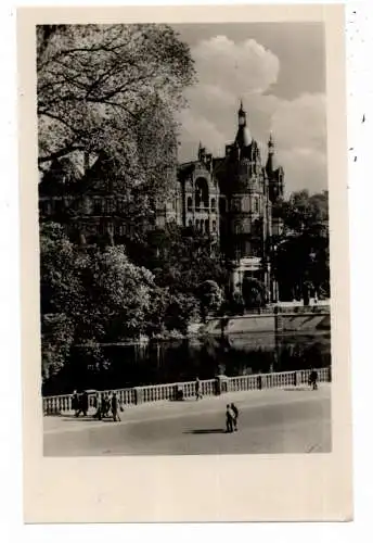 [Ansichtskarte] 0-2750 SCHWERIN, Schloß und Umgebung, 1954. 