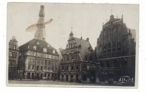 LATVIJA / LETTLAND - RIGA, Marktplatz, Photo-AK, Fleck