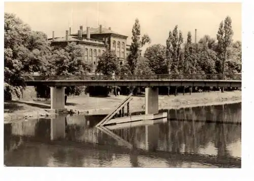 [Ansichtskarte] 0-4850 WEISSENFELS, Saalebrücke, "Brücke der Deutsch - Sowjetischen Freundschaft",  Blick auf den Bahnhof, 1968. 